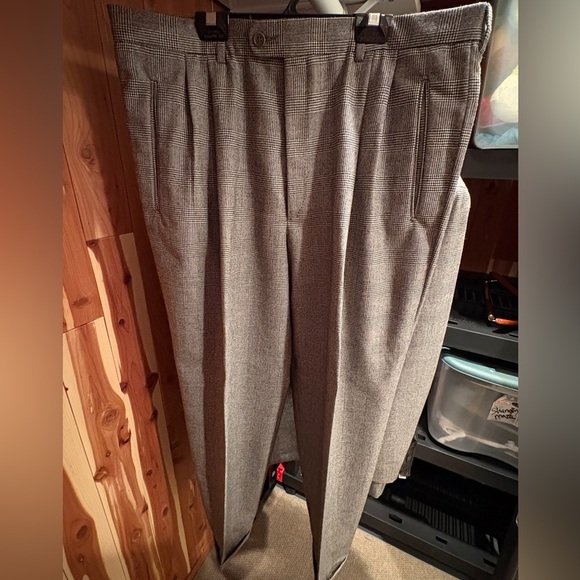 Cerruti Classic Prince of Wales Check (Glen Plaid) B & W Double-Breasted Suit - Picture 9 of 10